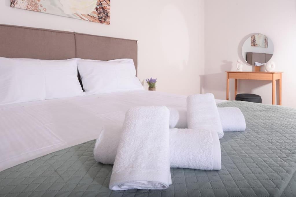 Marie'S Luxury City Center Apartment 이라클리온 외부 사진