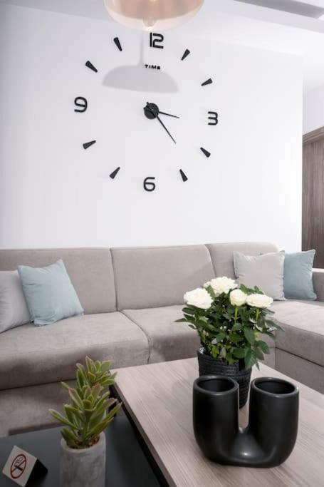 Marie'S Luxury City Center Apartment 이라클리온 외부 사진